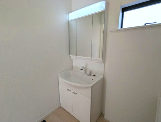 水戸市千波町　第15の洋室|洋室です。陽当たりが良くサッシにはペアーガラスを採用高い断熱性による省エネで快適な暮らしを～！（同施工物件）