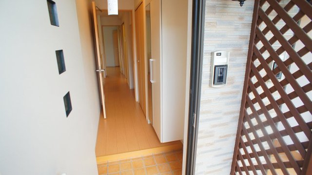 シャンドゥ　フルールＣの玄関