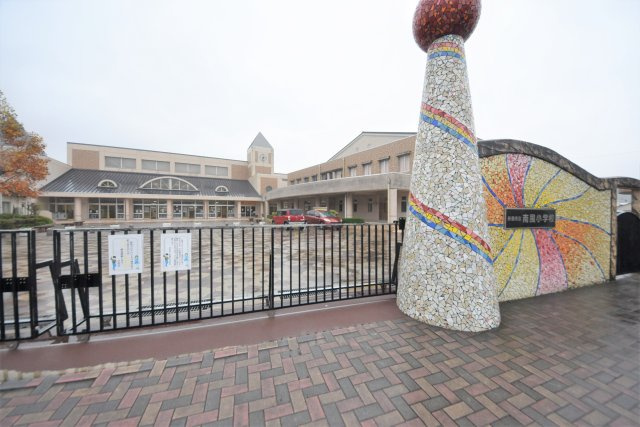 糸島市荻浦3丁目第1-2棟(8号棟)の周辺|南風小学校