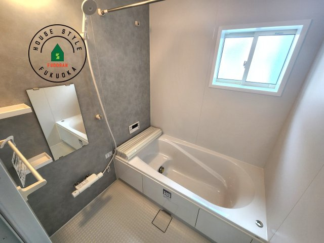 糸島市荻浦3丁目第1-2棟(7号棟)の浴室|1日の疲れを癒してくれる広々バスルーム。雨の日のお洗濯にも大活躍な浴室乾燥機付です！