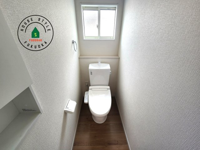 糸島市荻浦3丁目第1-2棟(7号棟)の内観：施工例|温水洗浄便座を完備しております。2ヶ所にトイレがあるのは朝の慌ただしい時間も安心です。