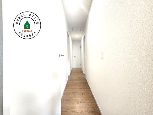 糸島市荻浦3丁目第1-2棟(7号棟)の内装|平屋はワンフロアしかないため、部屋と部屋の距離が近くなります。 生活音の緩衝材として廊下を活用するのがおすすめです。