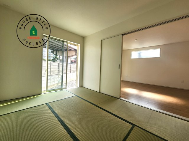 糸島市荻浦3丁目第1-2棟(7号棟)の内観：施工例|柔らかい畳が心地よい和室です。