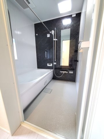 吉川市　中曽根1丁目　新築戸建　　全2棟の浴室|日々の疲れを癒すお風呂です