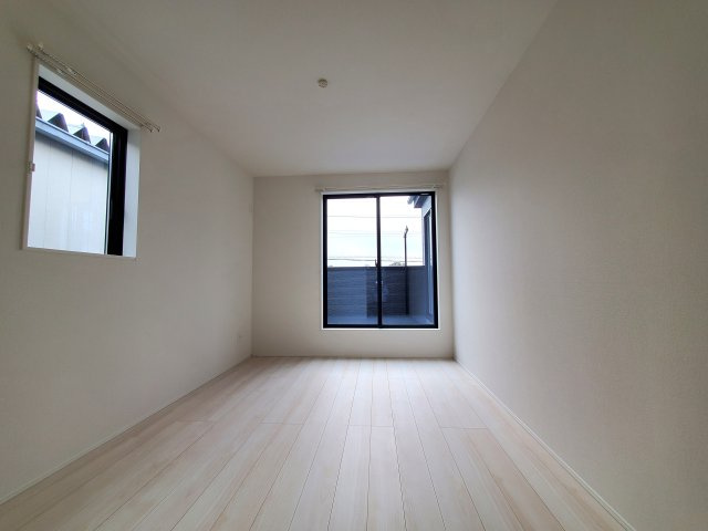 吉川市　中曽根1丁目　新築戸建　　全2棟の洋室|スタンダードな洋室です