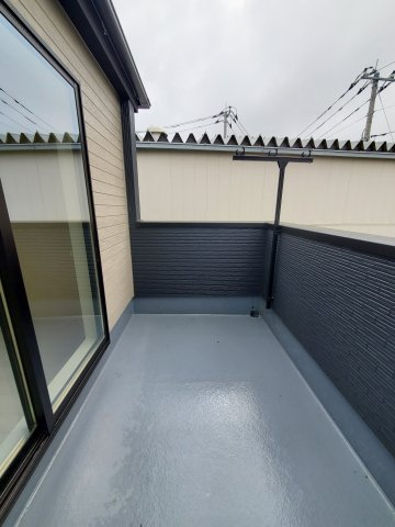 吉川市　中曽根1丁目　新築戸建　　全2棟のバルコニー|落ち着いた時間を過ごせるバルコニーです