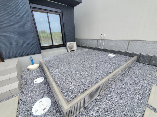 吉川市　中曽根1丁目　新築戸建　　全2棟の庭|お庭で自由な時間を過ごせます