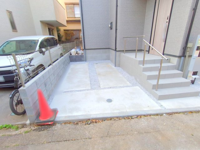 入間郡三芳町大字藤久保の新築一戸建の駐車場