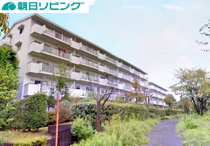 エステート貝取２　嬉しい１階！専用庭付き！バス停２分！多方向への移動も叶います！の画像