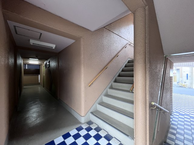 ファミリア87のエントランス