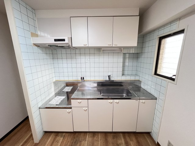 ファミリア87のキッチン