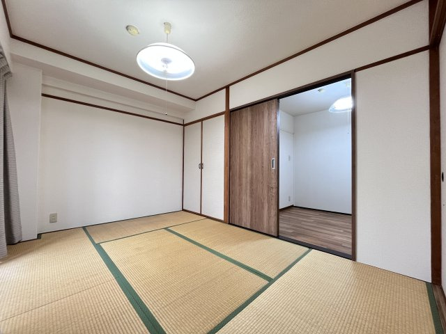 ファミリア87の和室