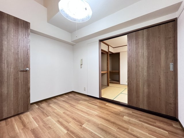 ファミリア87の洋室