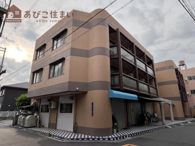 ファミリア87の外観