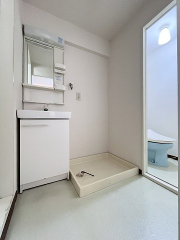 ファミリア87の洗面所