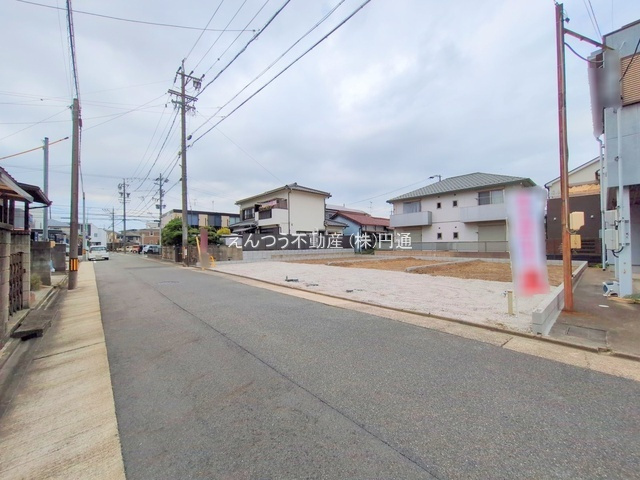ハートフルタウン川西2期の前面道路含む現地写真