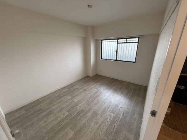 エバーグリーンハイツの洋室