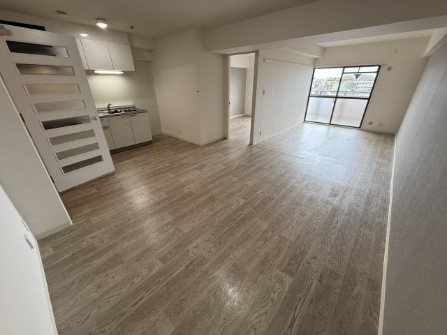 エバーグリーンハイツの居間・リビング