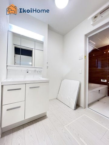 神戸市西区桜が丘西町3丁目　新築戸建の洗面所|【ホームページに現地動画掲載中】●年中無休：当日予約可●洗濯パンもお好みで設置可能です！