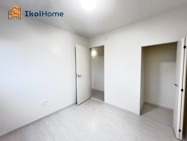 神戸市西区桜が丘西町3丁目　新築戸建の寝室|【ホームページに現地動画掲載中】●年中無休：当日予約可●WICがありますので、季節物も困りません。
