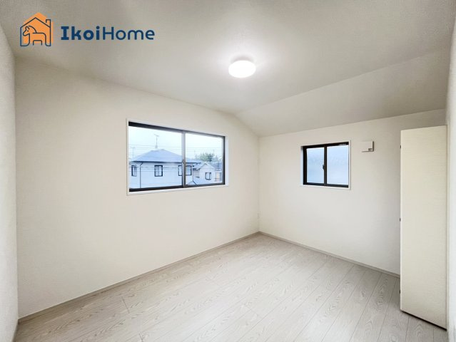 神戸市西区桜が丘西町3丁目　新築戸建の子供部屋|【ホームページに現地動画掲載中】●年中無休：当日予約可●二面採光で陽当り良好のお部屋です♪