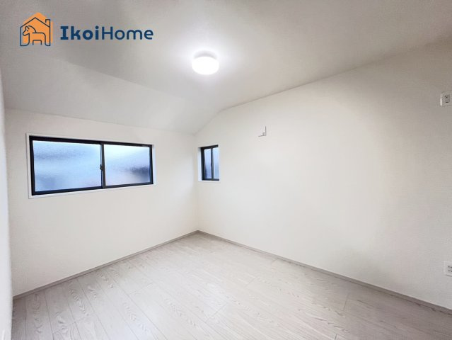 神戸市西区桜が丘西町3丁目　新築戸建の子供部屋|【ホームページに現地動画掲載中】●年中無休：当日予約可●フローリング材はナチュラルな美しさです！