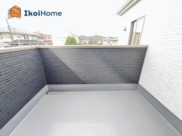 神戸市西区桜が丘西町3丁目　新築戸建のバルコニー|【ホームページに現地動画掲載中】●年中無休：当日予約可●バルコニー広々！お洗濯沢山干していただけます