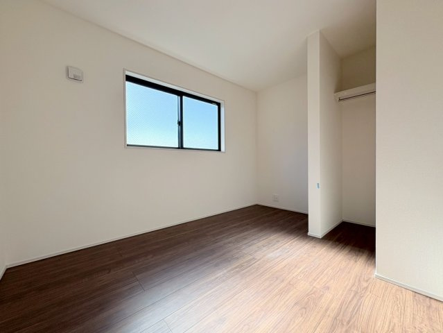 リーブルガーデン　岐阜市島田1丁目　全3区画分譲の和室|一室あると便利な和室は、ご来客時はもちろん、お子様のお昼寝や遊び場、寝室としてもご利用いただけます。
日本の伝統を引き継ぐ、畳のお部屋は癒しの空間となっています。