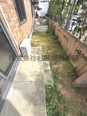 アパルトマントNFB　B棟のバルコニー|開放的で明るい空間を演出してくれるバルコニーです