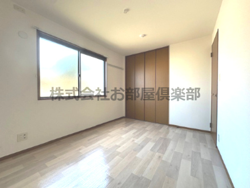 アパルトマントNFB　B棟の洋室|きれいな洋室です