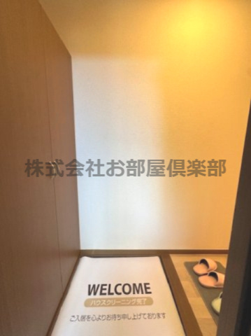 アパルトマントNFB　B棟の玄関|収納もある玄関です