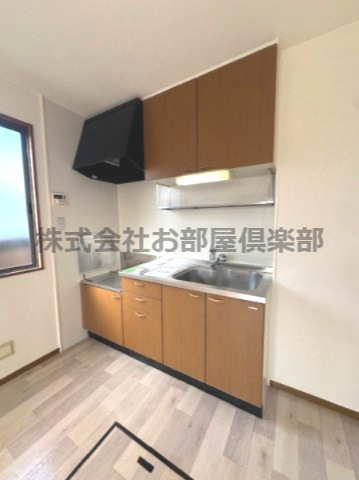 アパルトマントNFB　B棟のキッチン|コンパクトなキッチンで掃除もラクラク