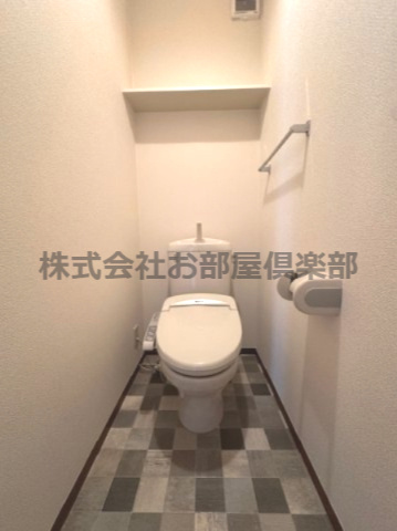 アパルトマントNFB　B棟のトイレ|シンプルで使いやすいトイレです