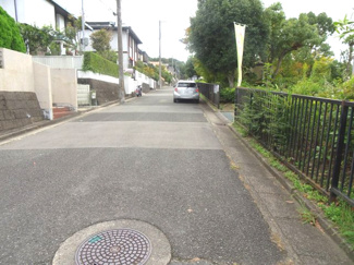 【前面道路含む現地写真】 | 川西市大和東５丁目　中古一戸建て