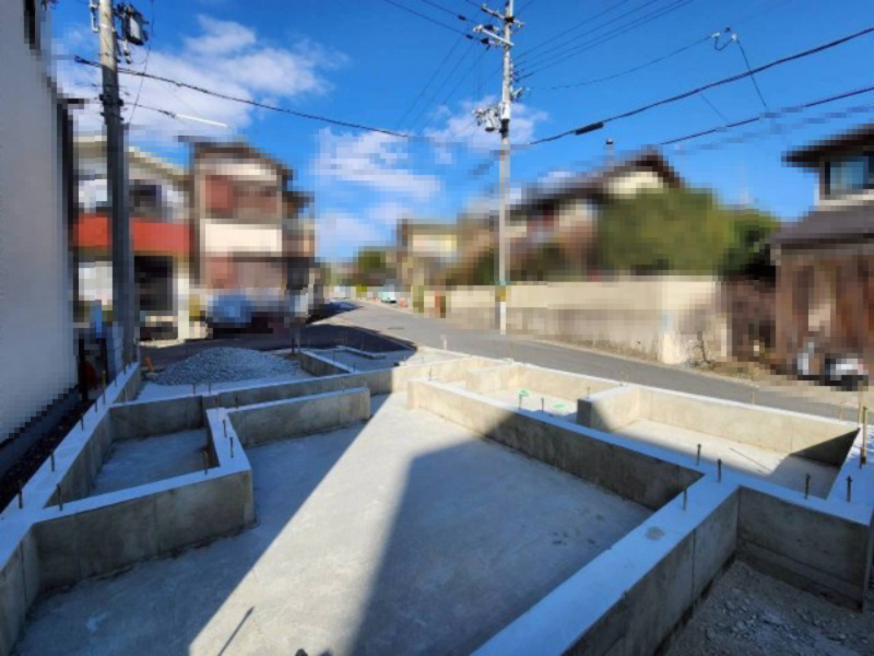 長岡京市奥海印寺東山の前面道路含む現地写真|長岡第五小学校まで徒歩３分！
子育て世代のファミリーにおすすめの立地です！