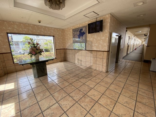 ブランチ613のロビー