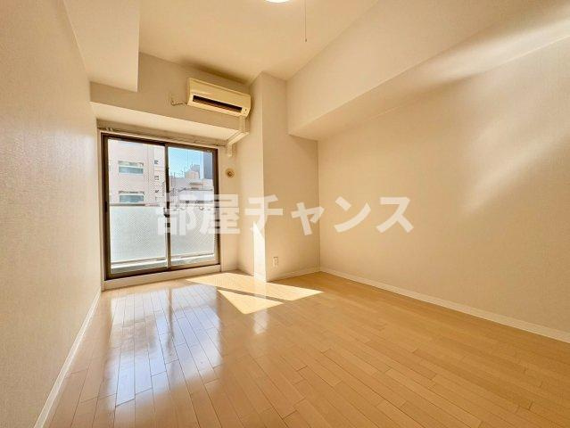 プラチナ名古屋ビルの居間・リビング