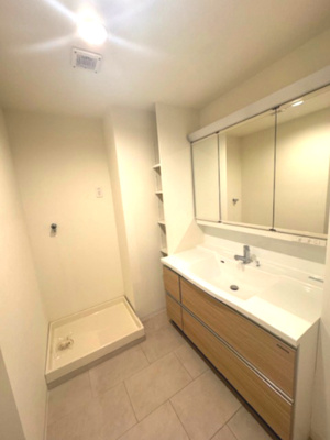 【独立洗面台】 | ジェム川口プライムアベニュー | 広々した洗面所は身支度もし易いです♪