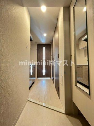 エスリード大阪リエートの玄関