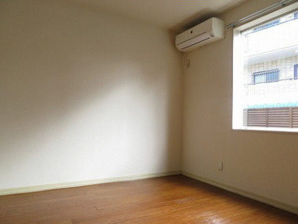 エスイーシー玉川ハイツ　角部屋　礼金0　南向き　B・T別の居間・リビング