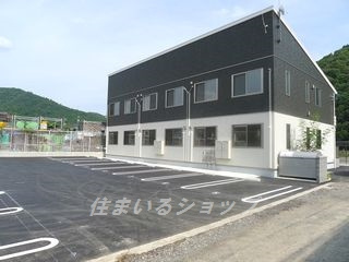 広島市安佐北区上深川町のアパートの駐車場