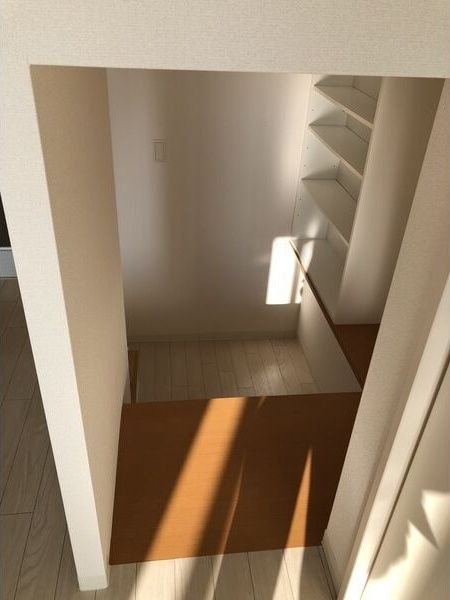 ARROW FIELDS貮番館の玄関