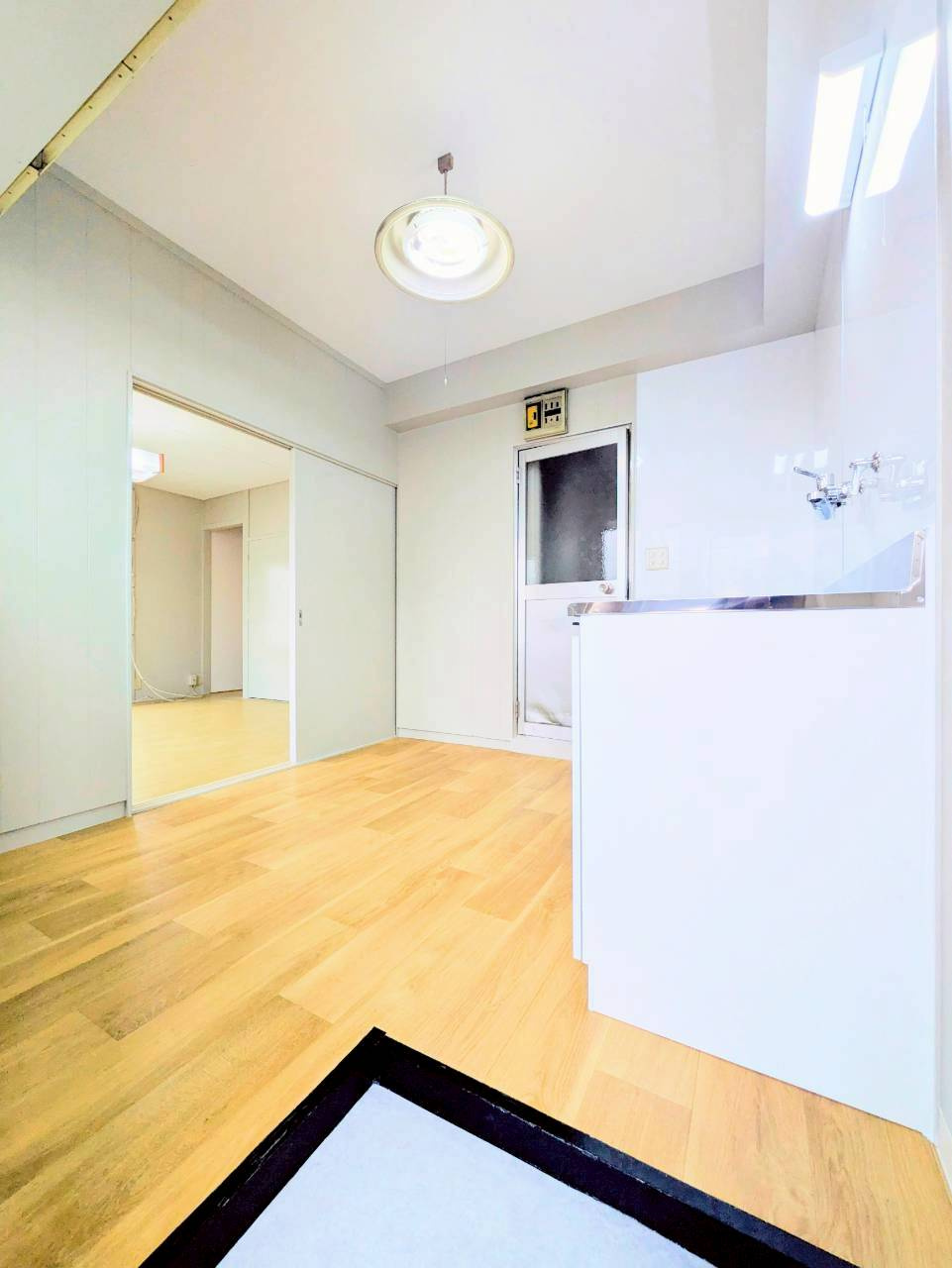 ハイツ上遠野の玄関