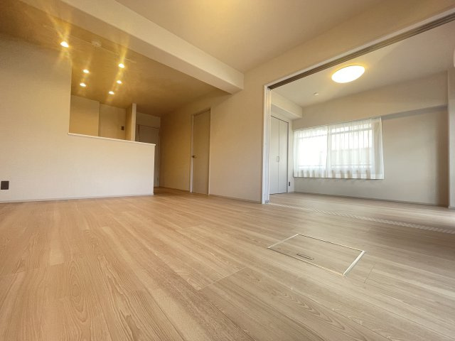 サーパス松島の居間・リビング