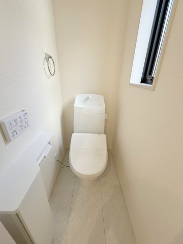 吉川市保　新築戸建　全2棟　1号棟のトイレ|2階のトイレです