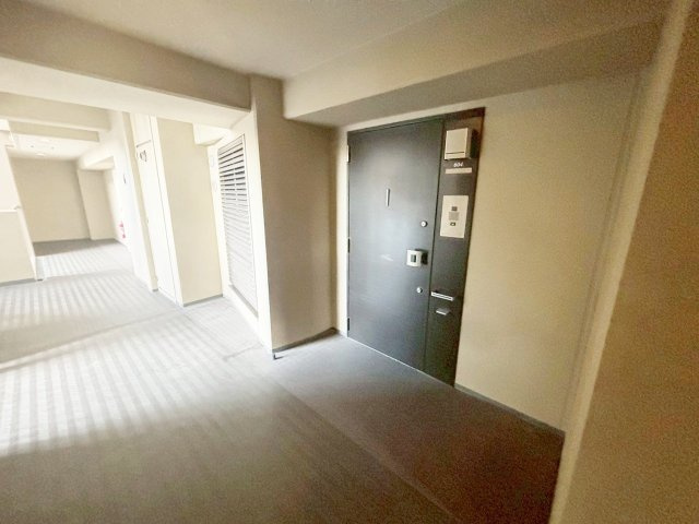 カサーレ梅田プレミアの玄関