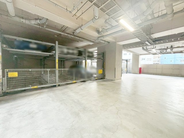 カサーレ梅田プレミアの駐車場