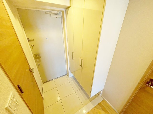 カサーレ梅田プレミアの玄関