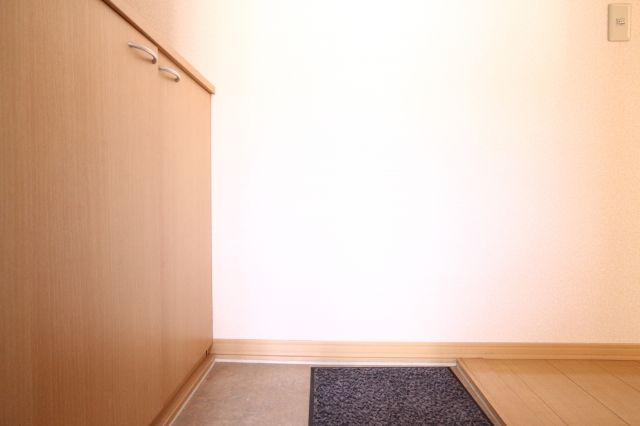 グレイス中道の玄関