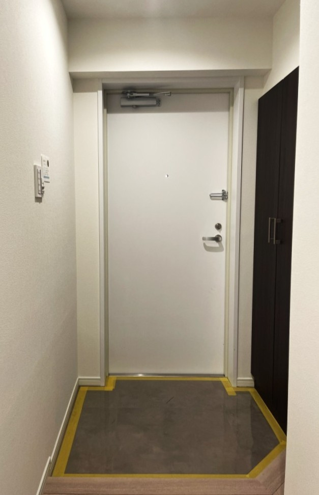 ルミナス八潮参番館の玄関